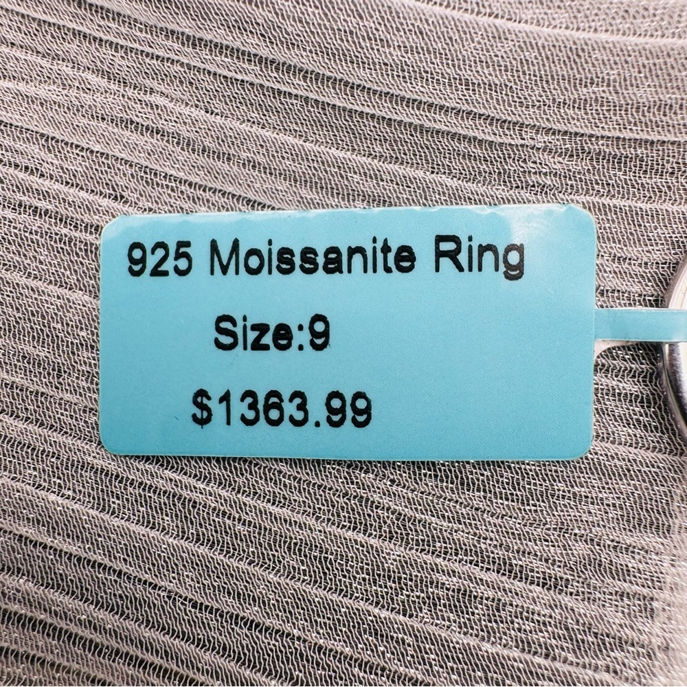 4.32 CT Moissanite Diamond Solitare w Pavé Band & Halo - Picture 4 of 4